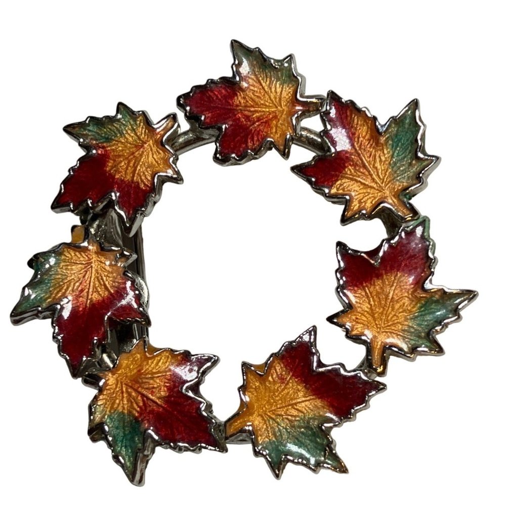 Pin brooch leaf